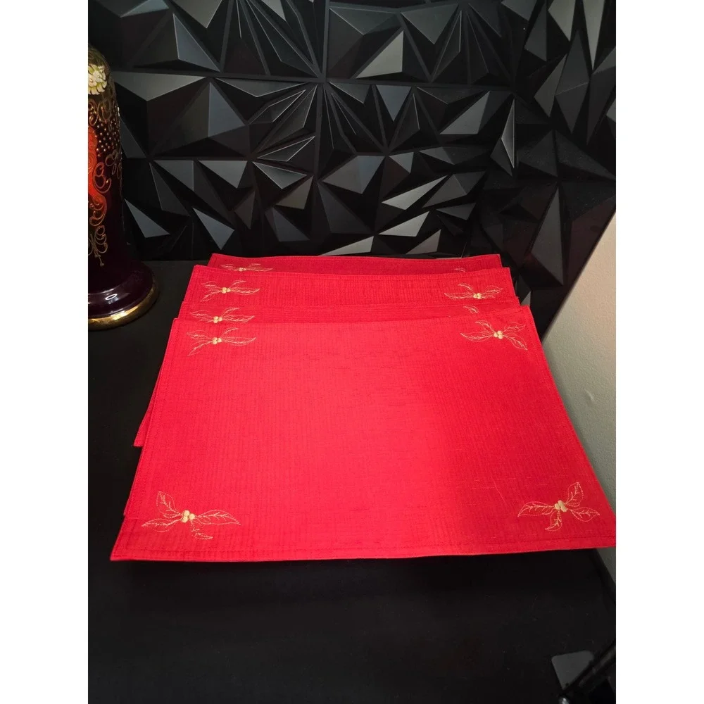 Better Home Red Christmas Placemats Set of 4 Gold Holly Embroidered 18x12.5